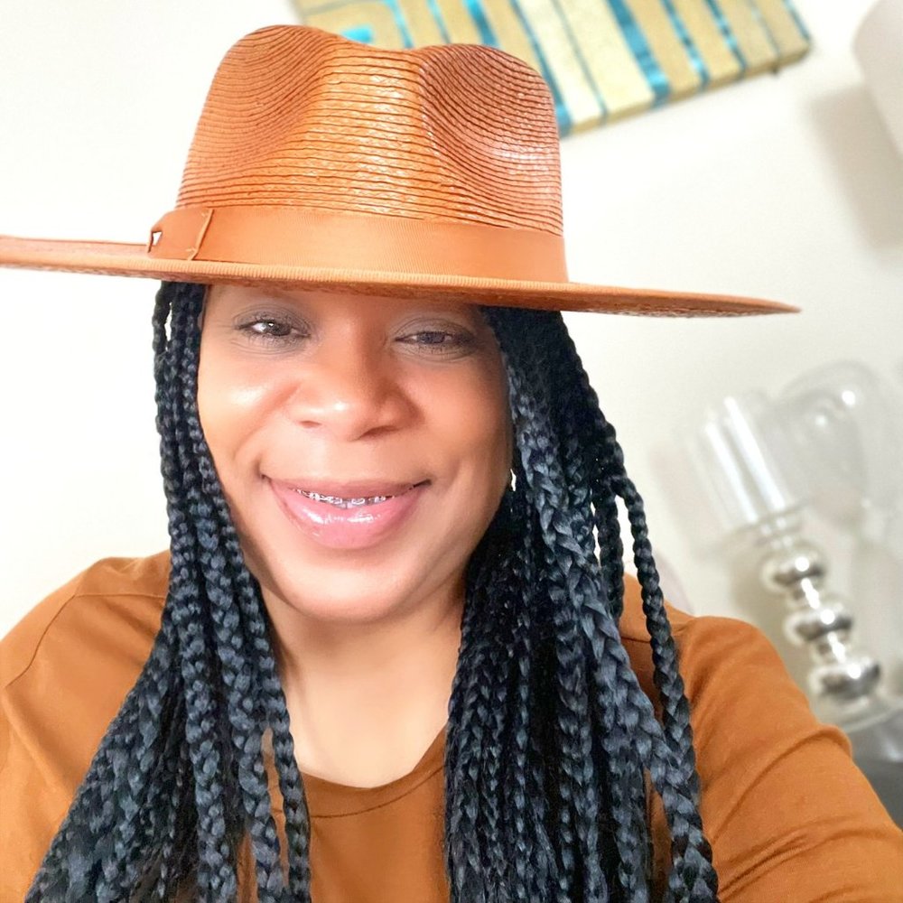 Meet your Posher, Mia